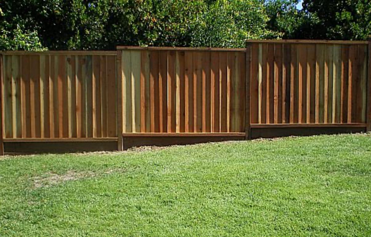 Louvered fence